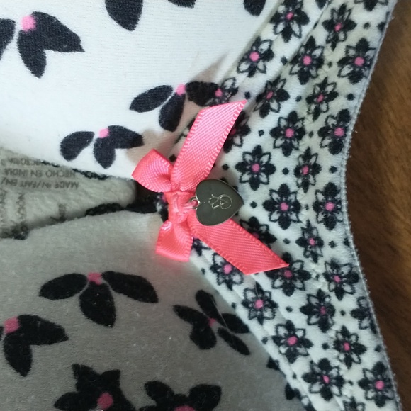 Victoria's Secret Flowers and beads design Size 38C Bra - Picture 3 of 8